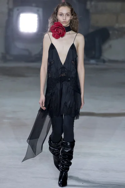 Look 24
